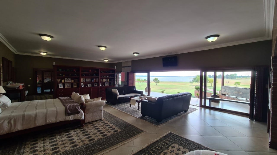 4 Bedroom Property for Sale in Oranjeville Free State